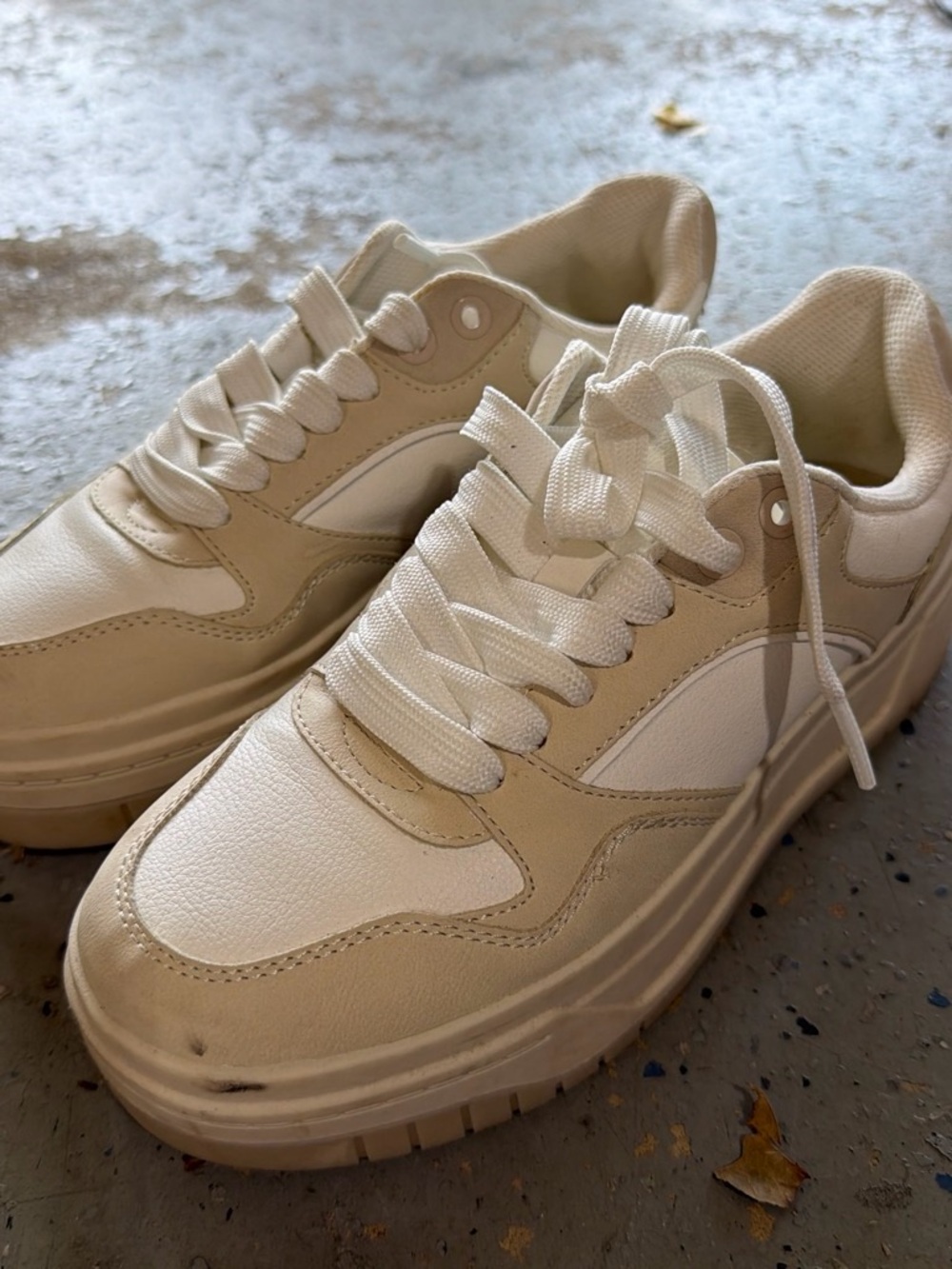 Zara Cream & White Women's Low-Top Sneakers